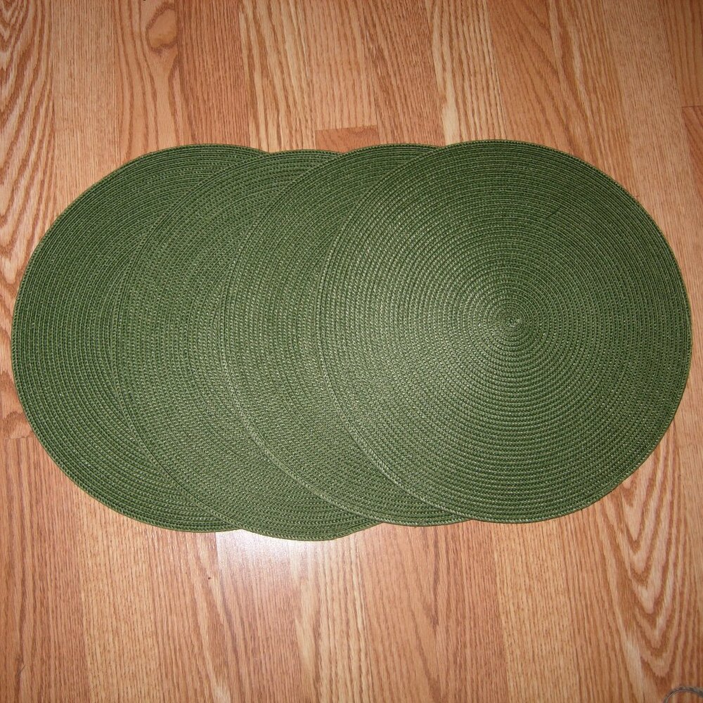 4 Woven Green Round Placemats